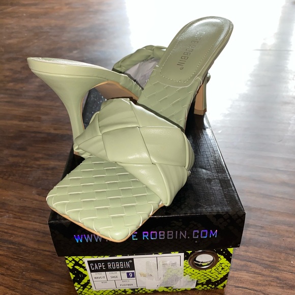 Heels - Picture 1 of 1